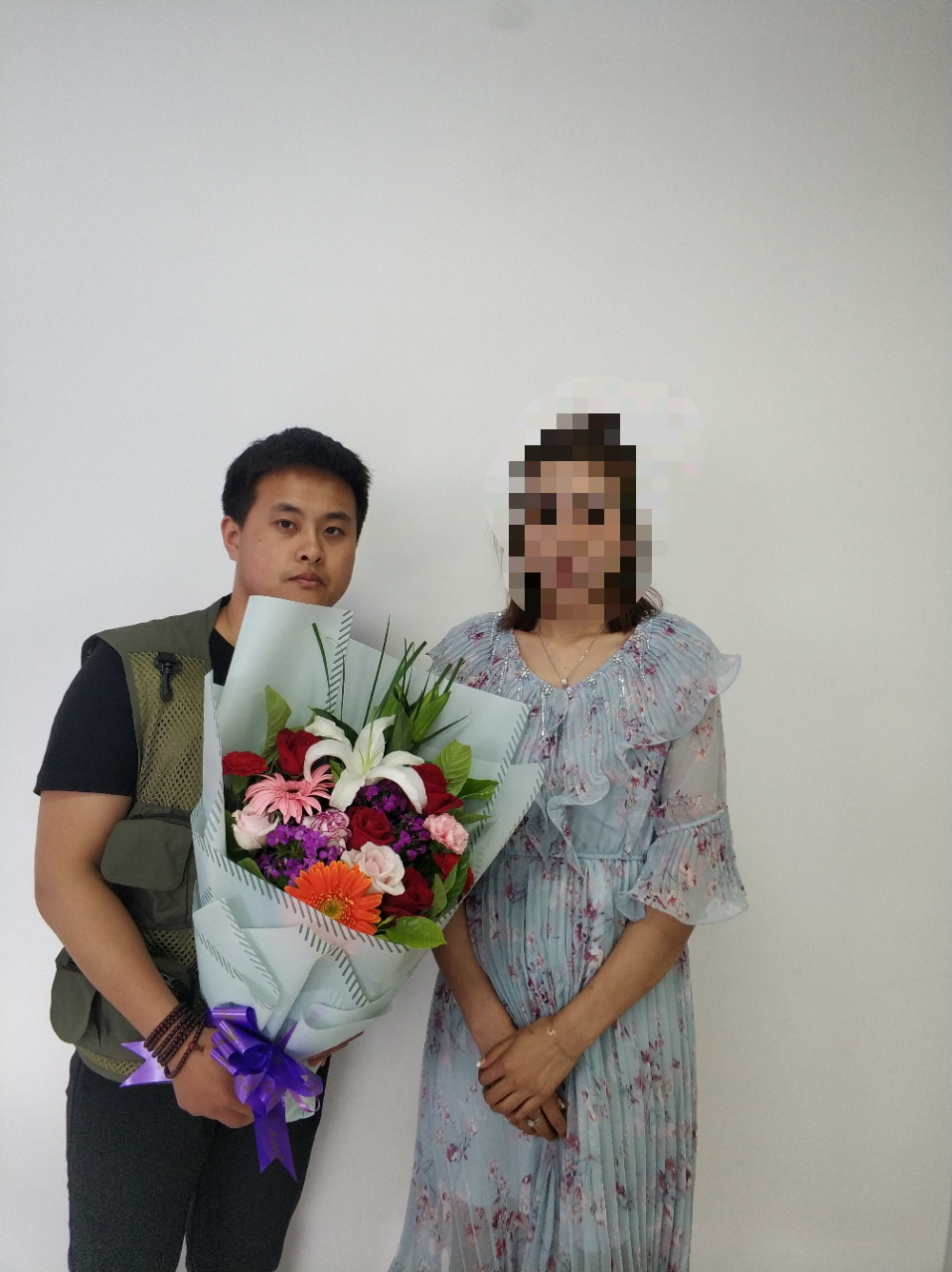 20190726180051i客户合影.jpg