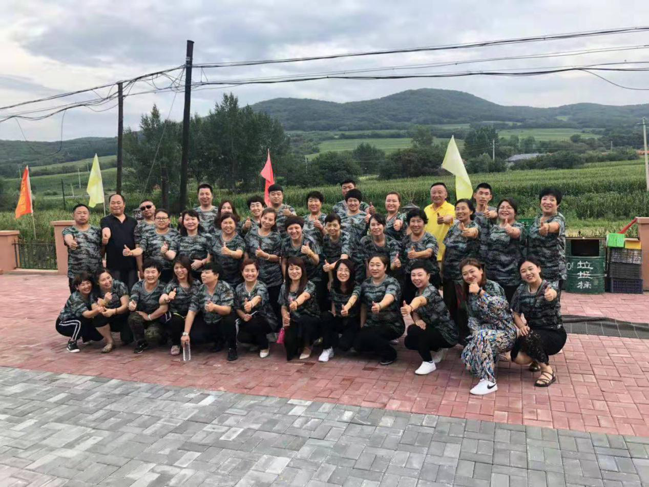 20190829173944i合影.png